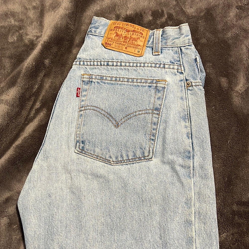 Vintage Levi High-Waisted Jeans!!